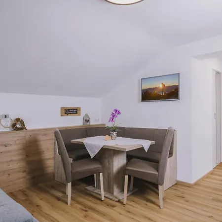 Kombi Edelweiss-enzian By Interhome Appartement Mayrhofen
