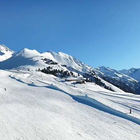 Kombi Edelweiss-enzian By Interhome Appartement Mayrhofen